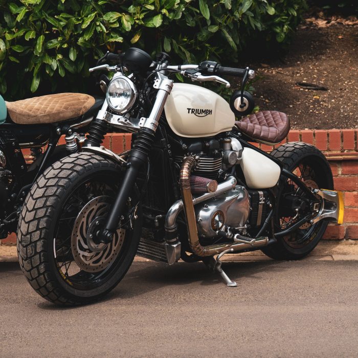 Custom Exhaust : Drag Pipes with Pie Cut Bends - Triumph Bobber