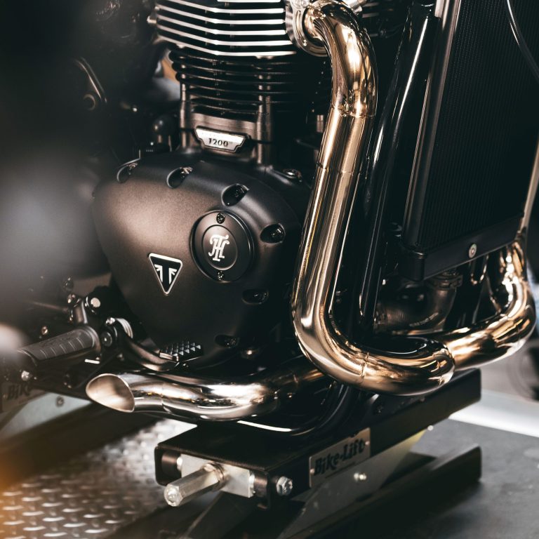 X Pipe Bobber Exhaust 2 Scaled